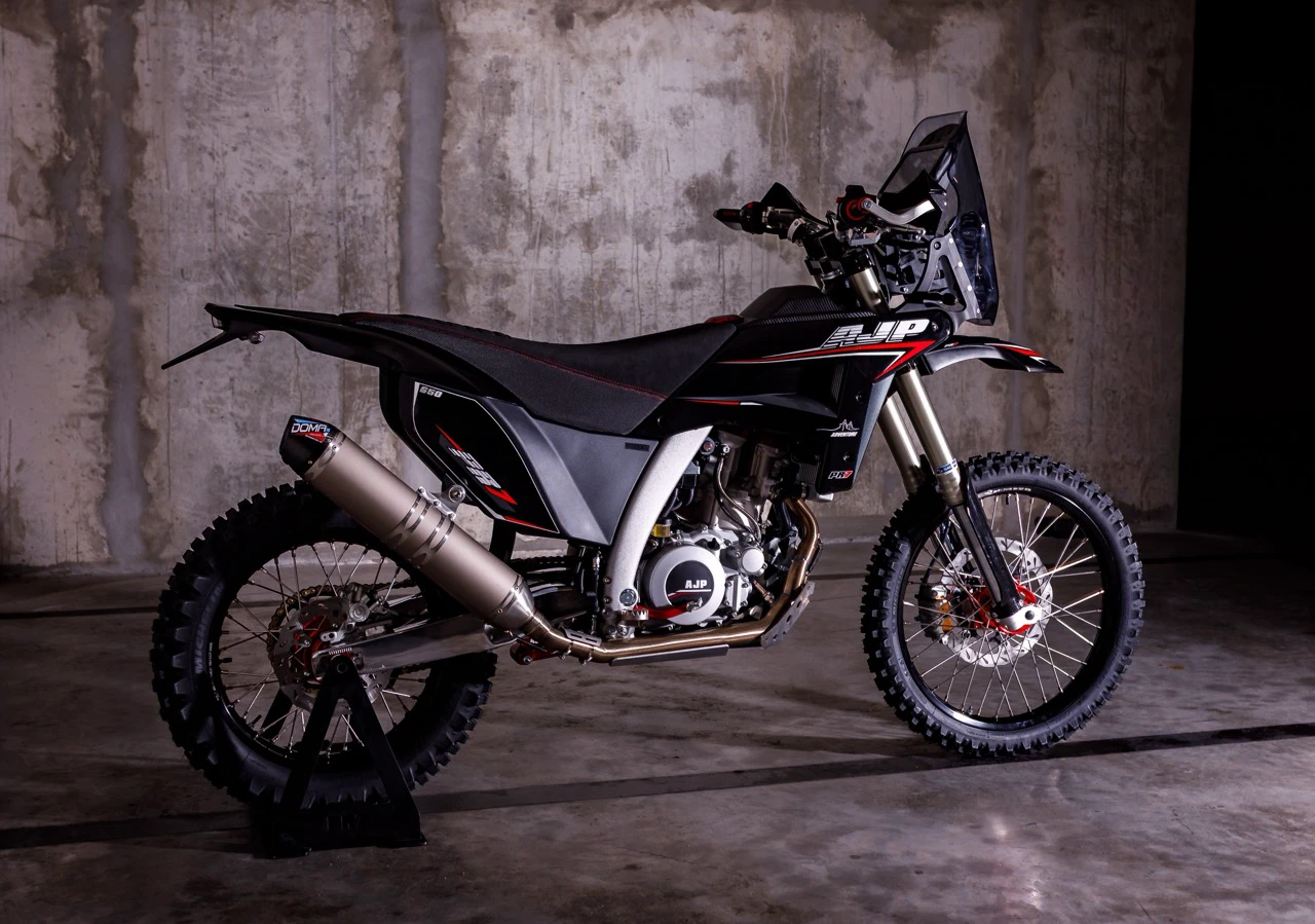 AJP PR7